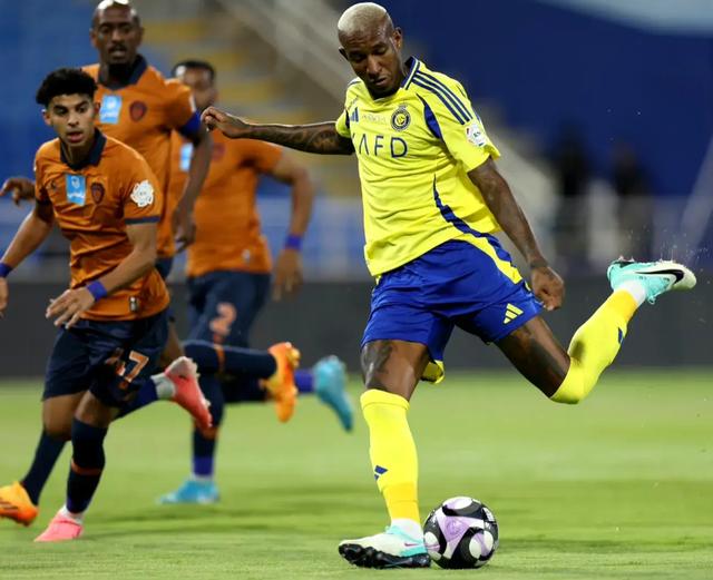 格真拉罗宁两球破门,巴萨再次胜利 格真拉罗宁两球破门,巴萨再次胜利