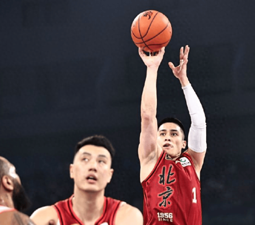 北京男篮备战如火如荼,瞄准夺冠目标 北京男篮备战如火如荼,瞄准夺冠目标