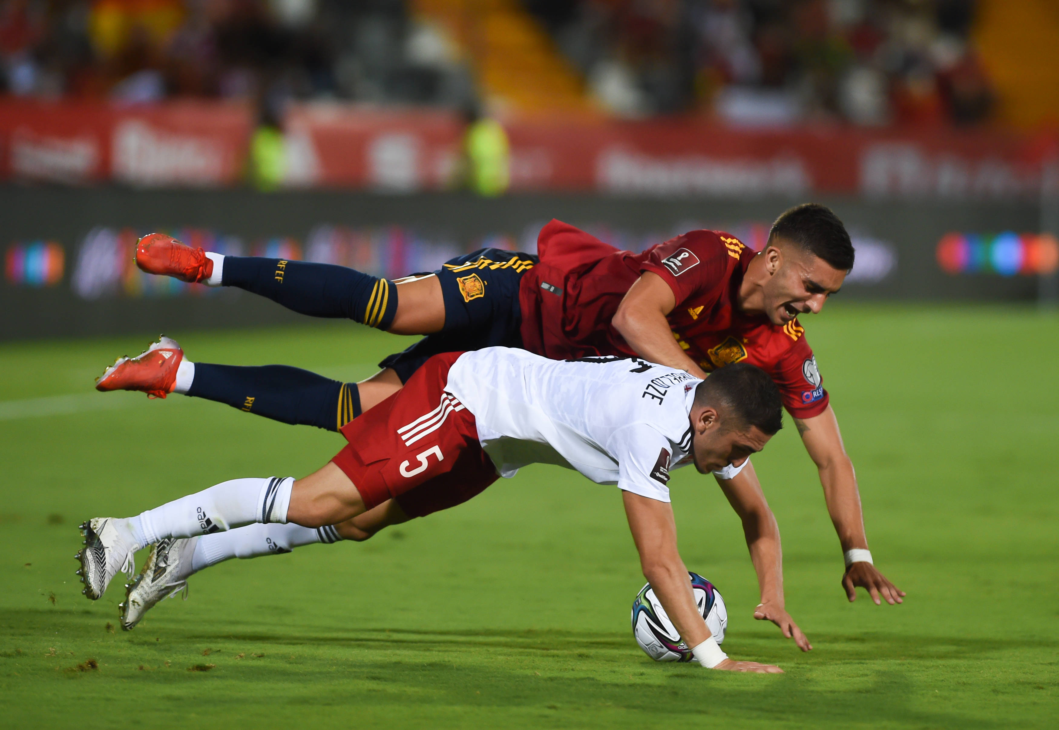 以色列队在欧预赛中表现出色,赢得关注 以色列队在欧预赛中表现出色,赢得关注