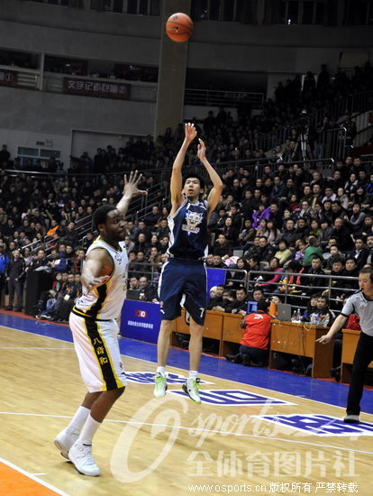 东莞力克上海,取得赛季第三连胜 东莞力克上海,取得赛季第三连胜