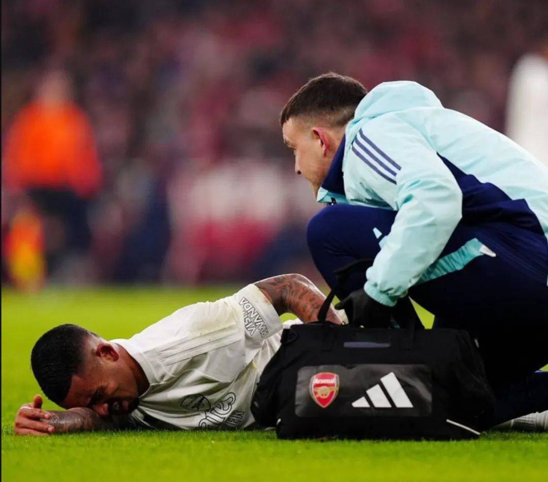 阿森纳球员集训落地身体不适,备战堪忧 阿森纳球员集训落地身体不适,备战堪忧