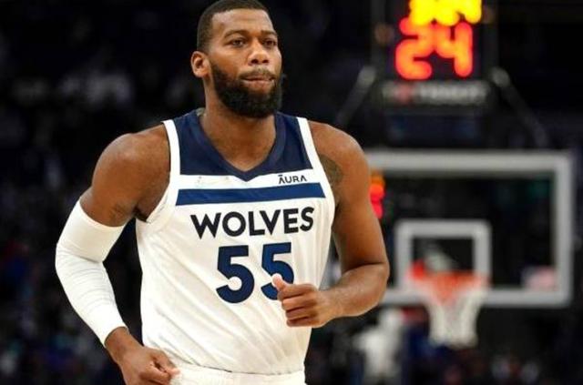 球场上战绩出色，球员备受瞩目