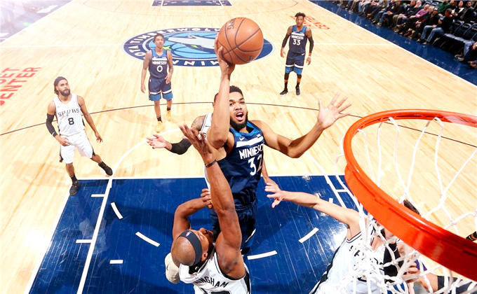 狼队客场告捷,保住不败战绩 狼队客场告捷,保住不败战绩