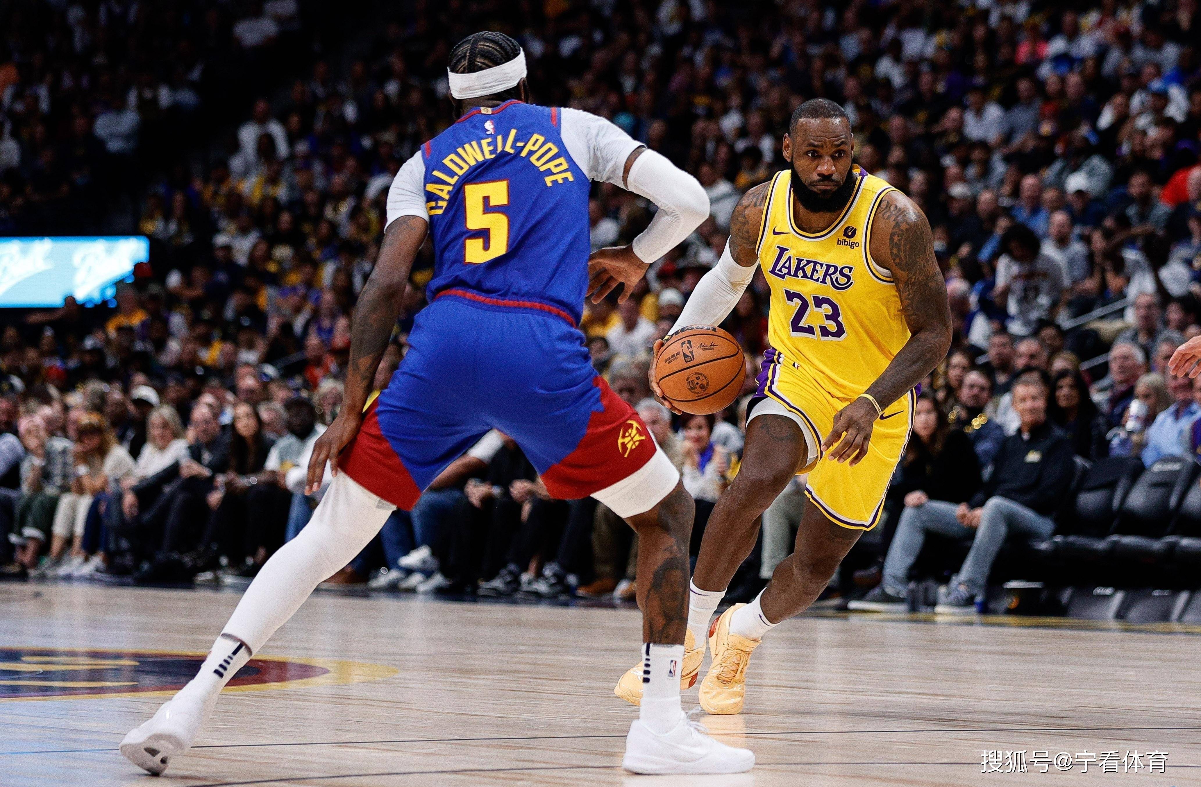 湖人成功防守!詹姆斯领军球队取得关键胜利 湖人成功防守!詹姆斯领军球队取得关键胜利