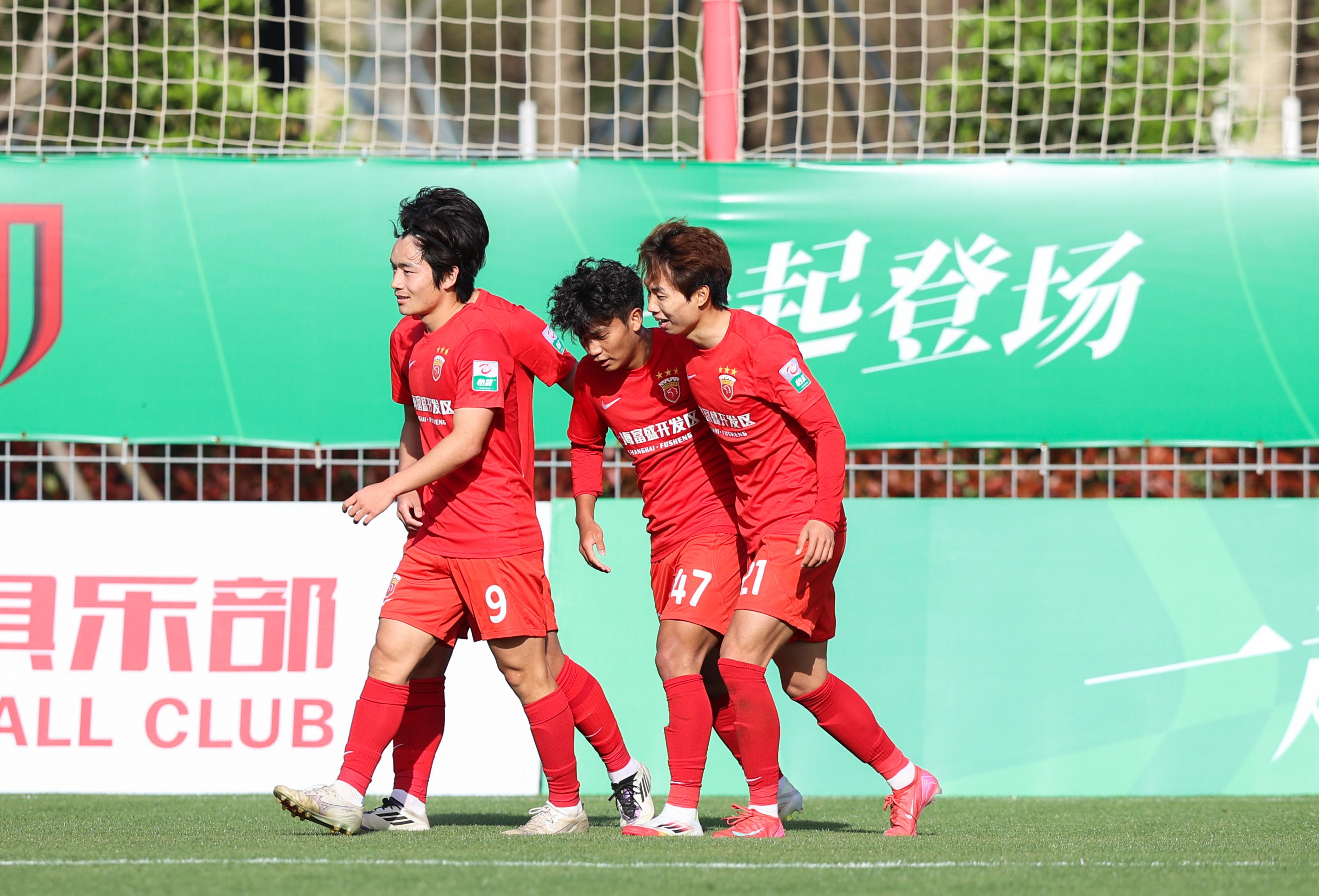 大比分获胜，球队迎来得意时刻