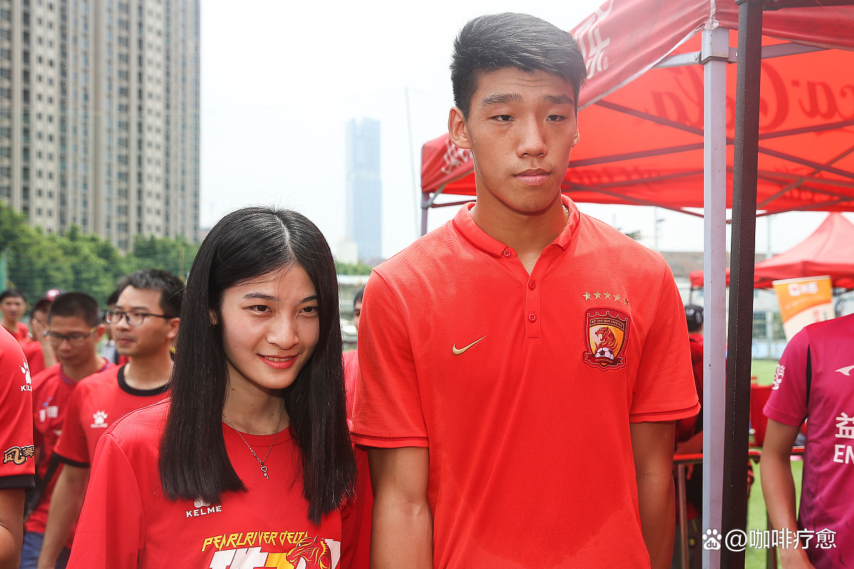 传奇战士！中国女足创造奇迹