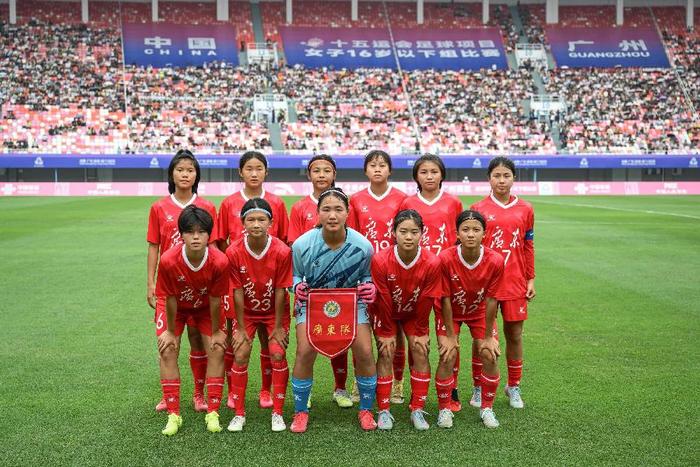 中国女足联赛巅峰之战即将展开,球员备战 中国女足联赛巅峰之战即将展开,球员备战