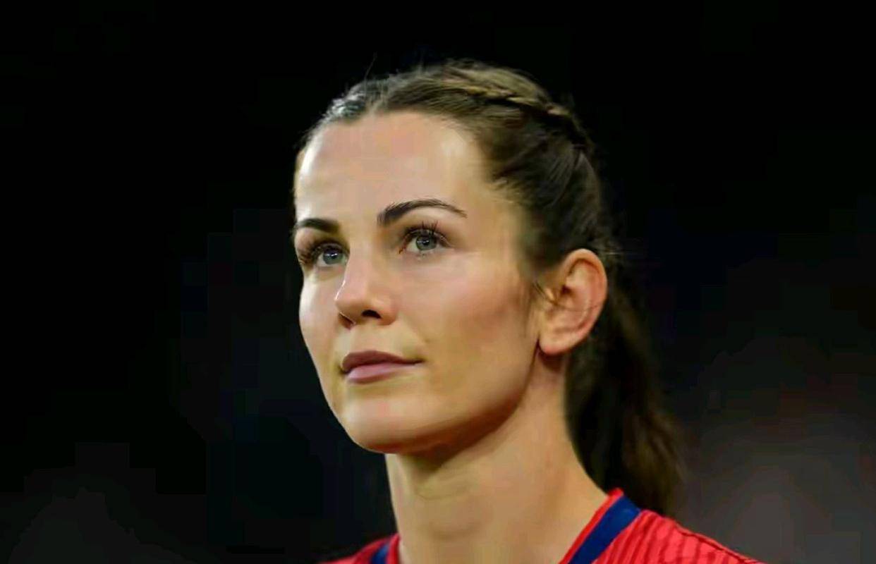 挪威女足队员赛后埋怨主裁判判罚不公