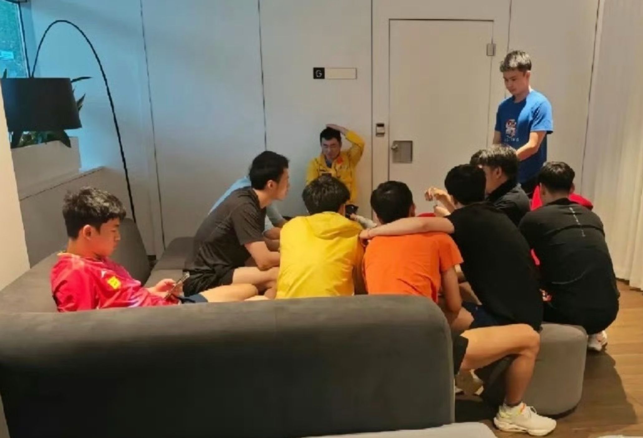 强劲气场,选手轻松击溃对手夺冠 强劲气场,选手轻松击溃对手夺冠