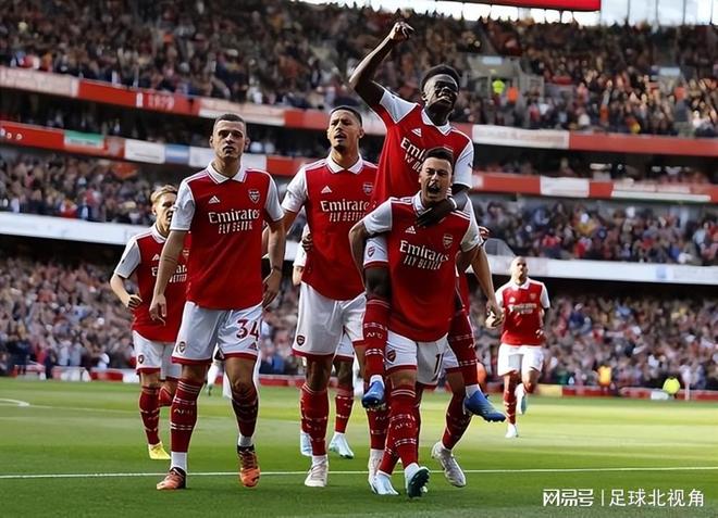 强强碰撞,足球豪门争夺胜利权 强强碰撞,足球豪门争夺胜利权