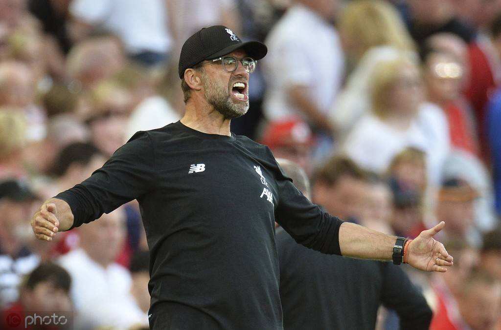 那不勒斯后防阻击对手,客场全取三分 那不勒斯后防阻击对手,客场全取三分