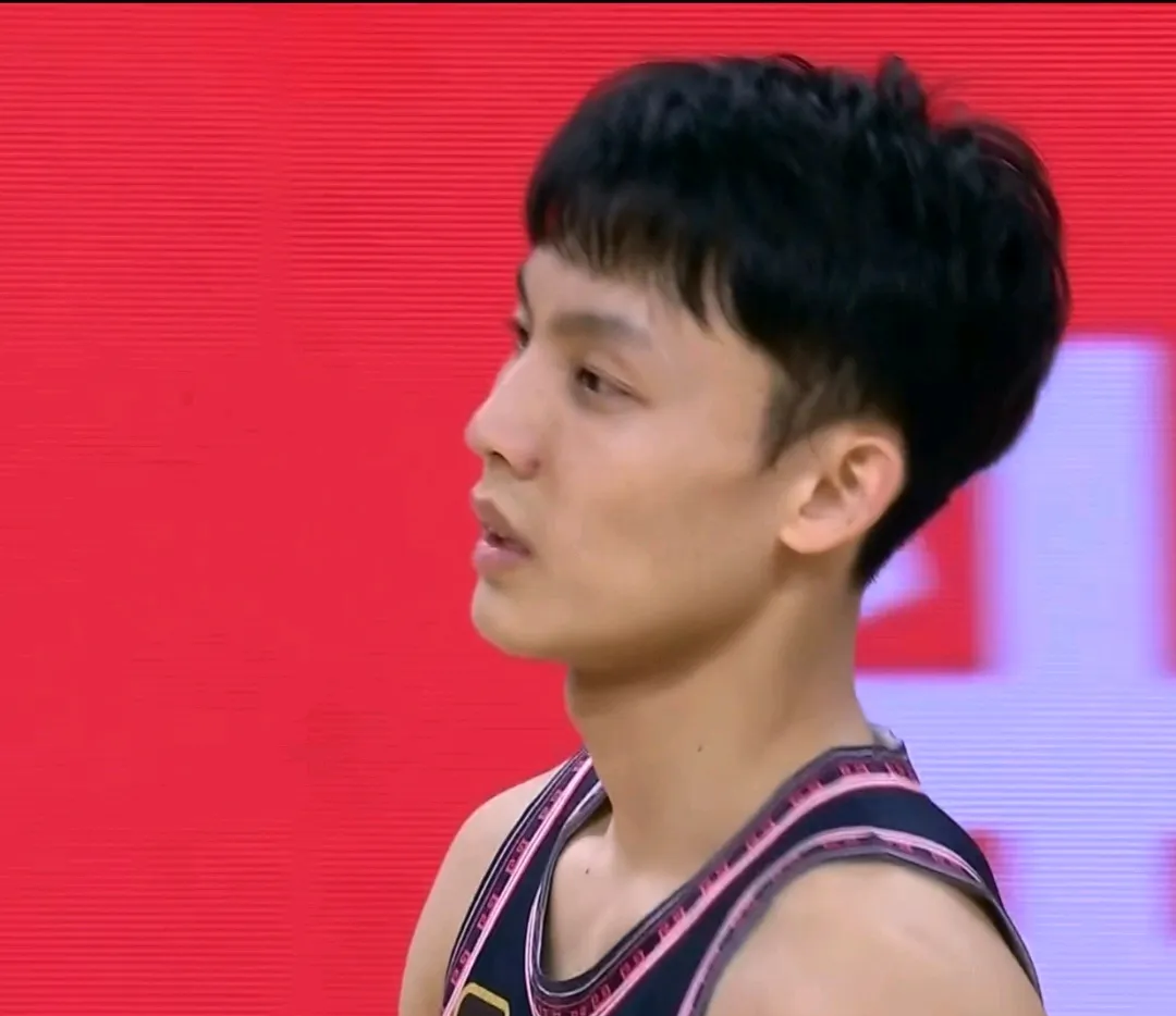 建业对阵亚泰，客场作战需坚守阵地