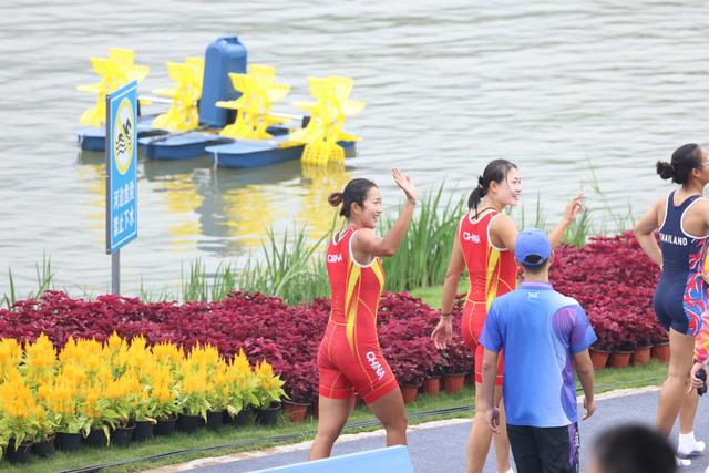 中国队再登顶世界女足赛事冠军,一骑绝尘 中国队再登顶世界女足赛事冠军,一骑绝尘