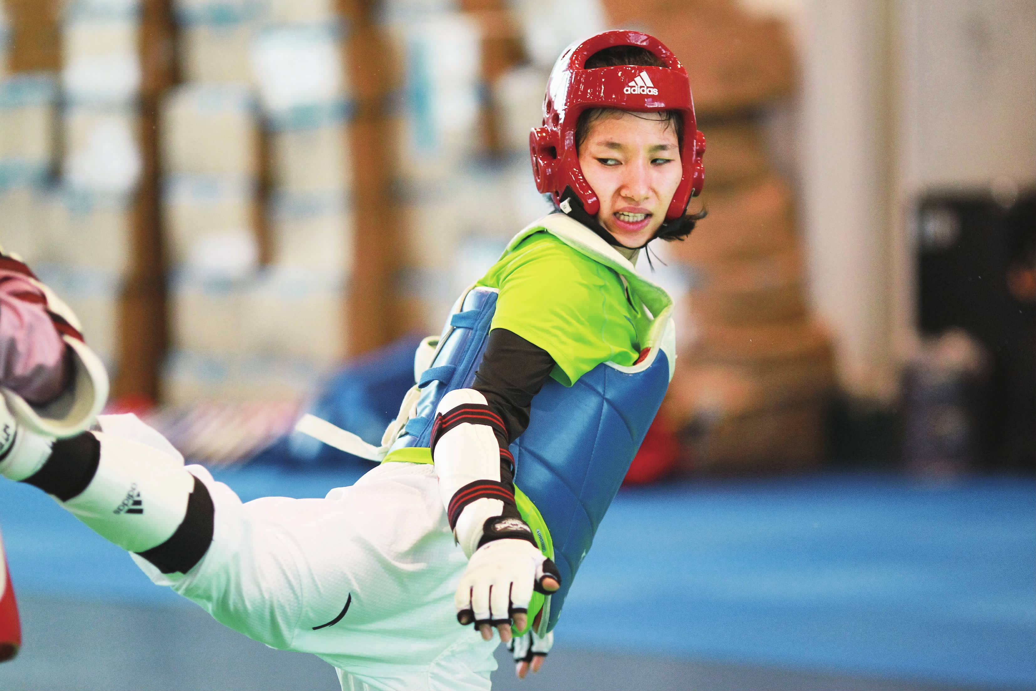 跆拳道选手夺冠激动落泪 跆拳道选手夺冠激动落泪