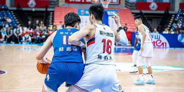 广州队逆袭湖北,以净胜分优势晋级季后赛 广州队逆袭湖北,以净胜分优势晋级季后赛