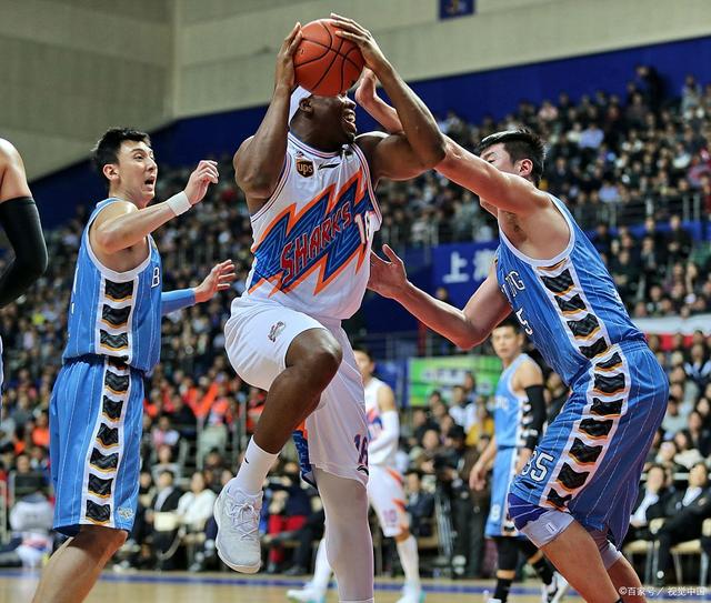 灰熊主力球员发威,带领队伍取得胜利 灰熊主力球员发威,带领队伍取得胜利